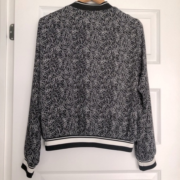 Black and white light bomber jacket, size medium - Picture 2 of 6